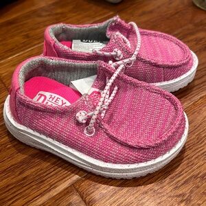 Wendy TSport Mesh - Bright Pink Little Girls size 5